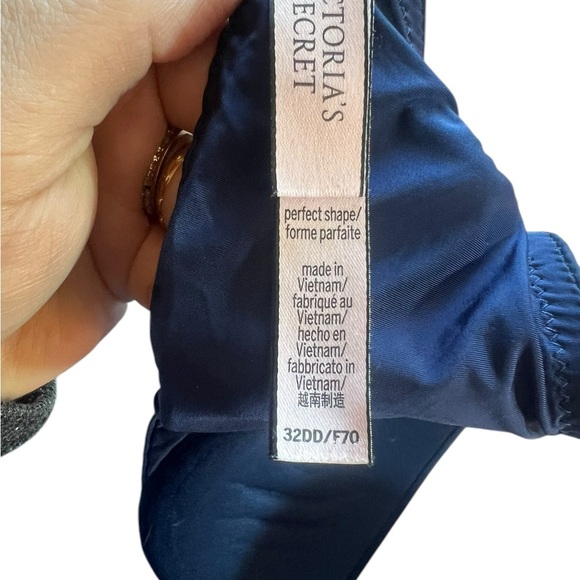 Victoria’s Secret PINK Push-Up Sports Bra – Navy Blue – 32DD! - Picture 6 of 8